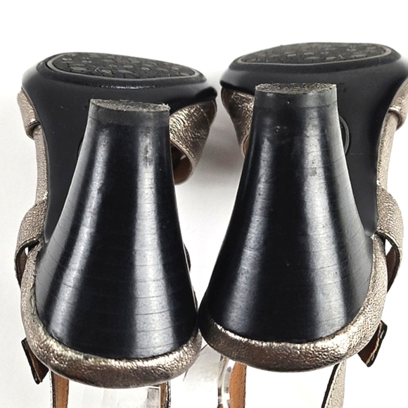 Sofft Sabana Metallic Silver Leather Open Toe T-Strap Medium Heel Sandal - Picture 12 of 16